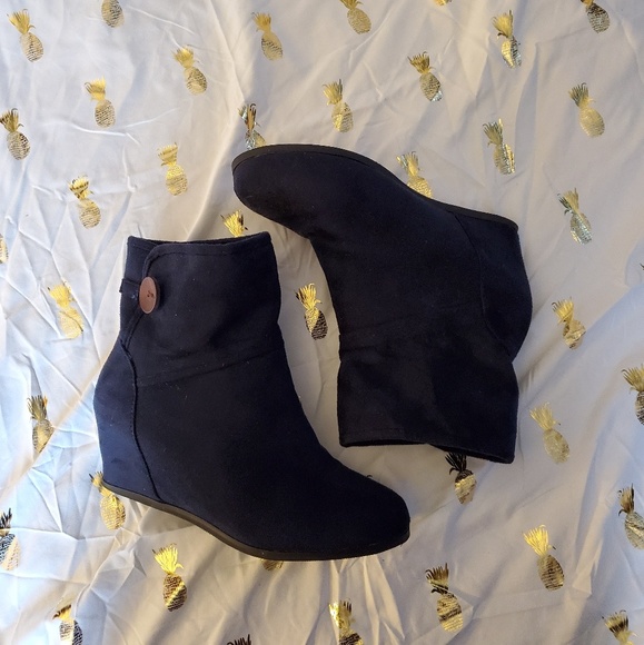 EUC hidden wedge microsuede bootie w/wooden button - Picture 7 of 8